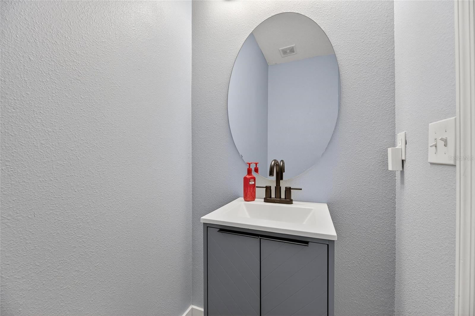 Image 32 of 99 For 14303 Alistar Manor Drive