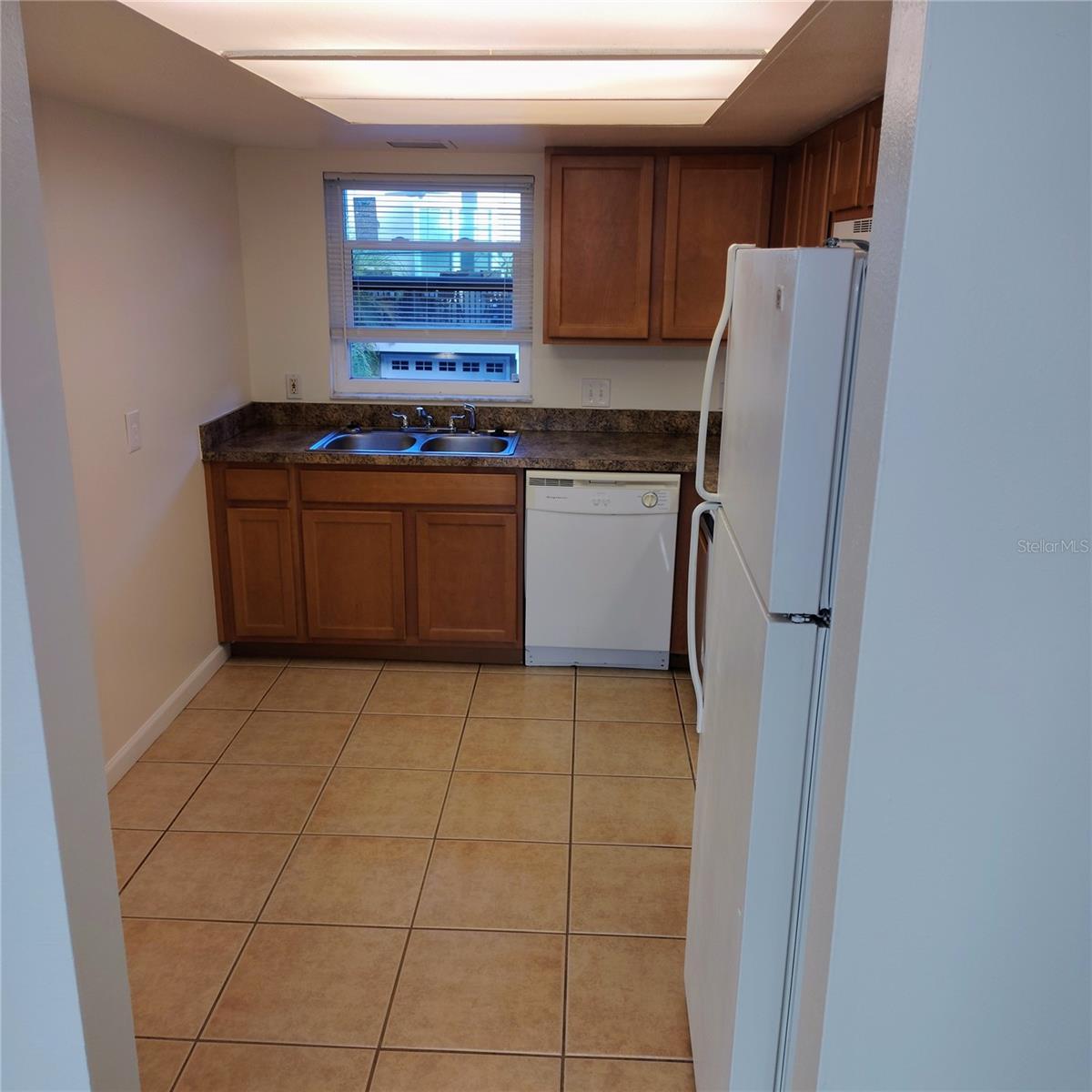 Image 11 of 11 For 2820 Dupont Street S 201