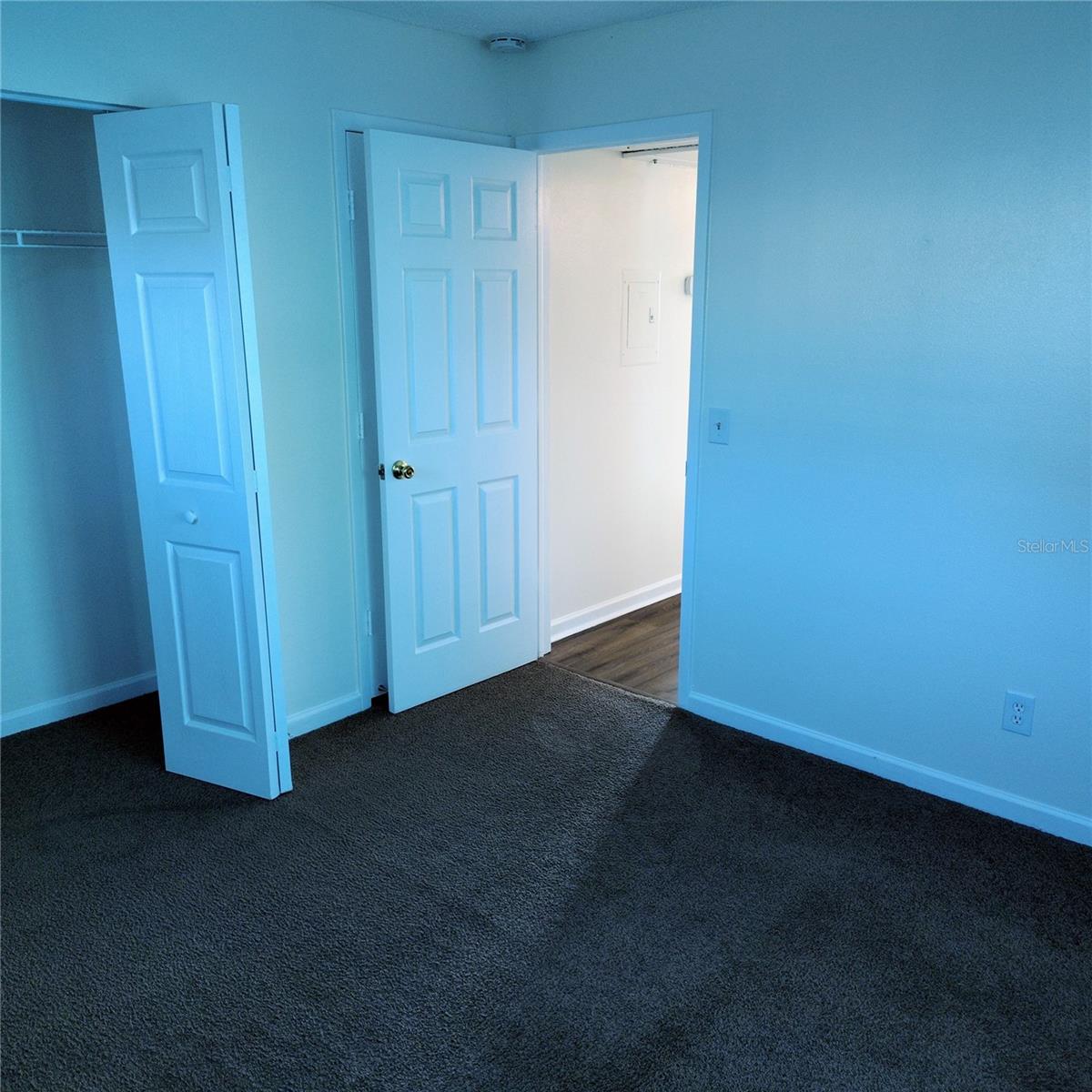 Image 8 of 11 For 2820 Dupont Street S 201