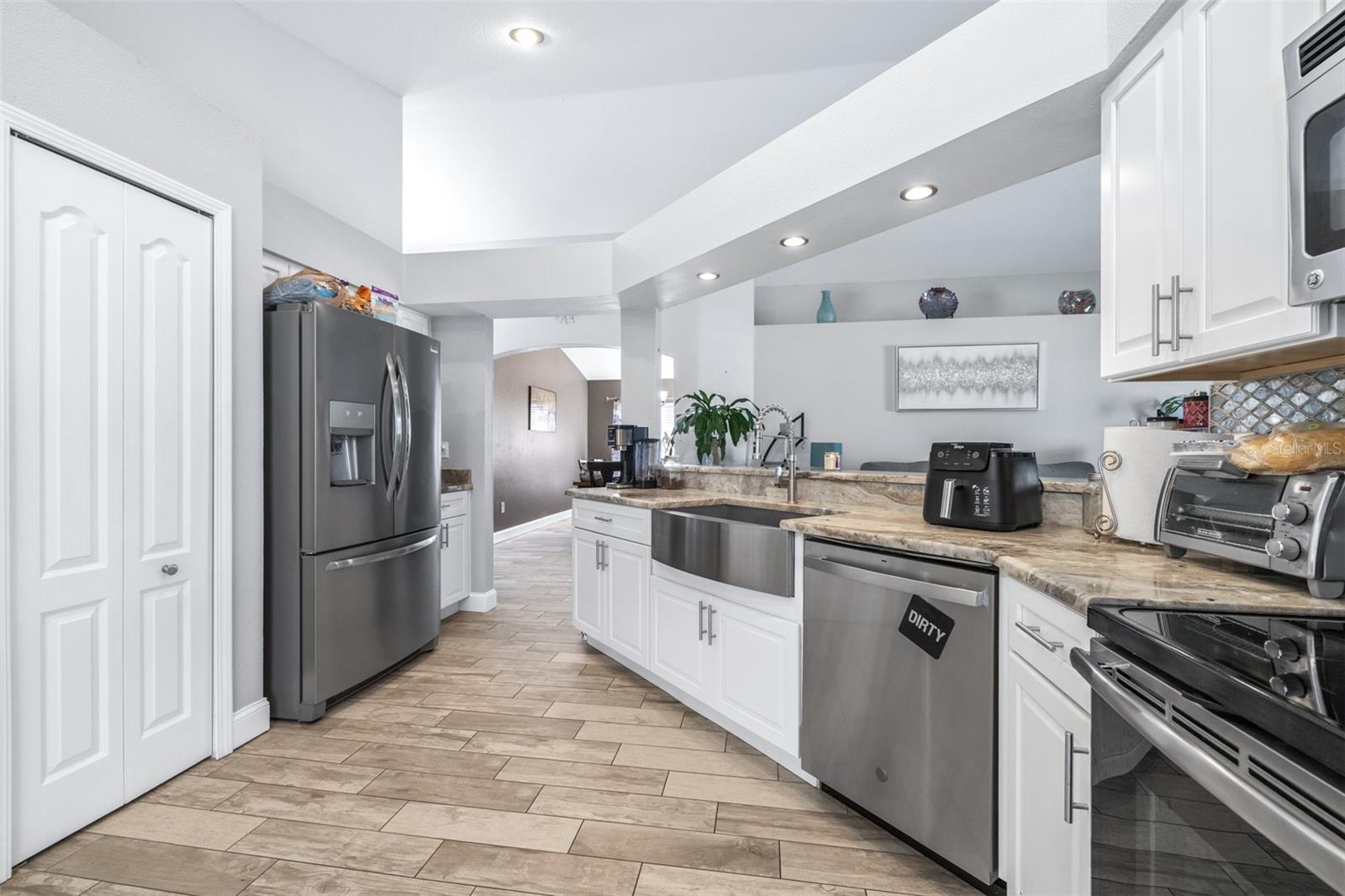 Image 17 of 55 For 12323 Southbridge Terrace