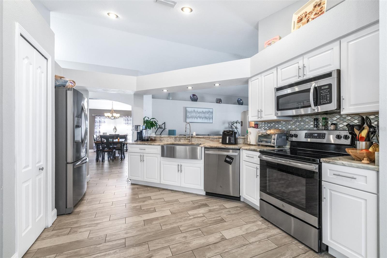 Image 18 of 55 For 12323 Southbridge Terrace