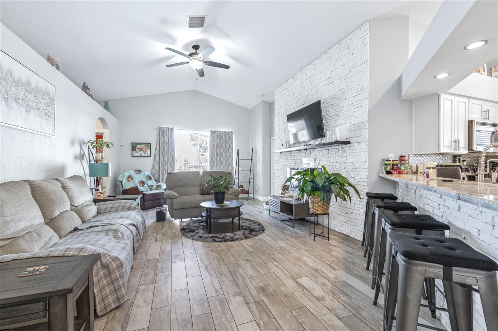 Image 21 of 55 For 12323 Southbridge Terrace