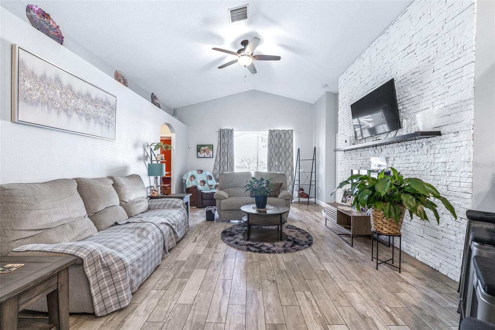 Image 22 of 55 For 12323 Southbridge Terrace