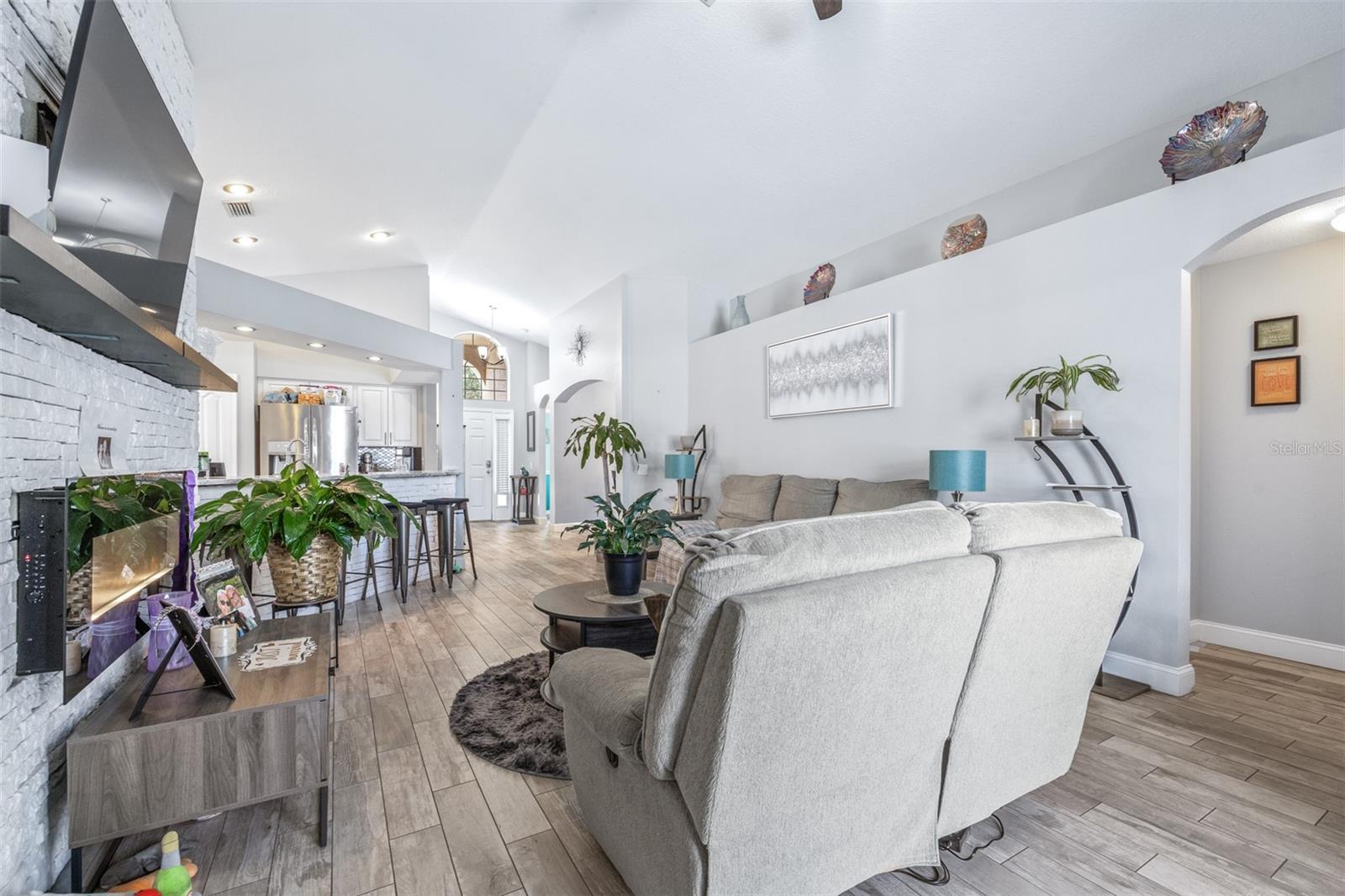 Image 25 of 55 For 12323 Southbridge Terrace