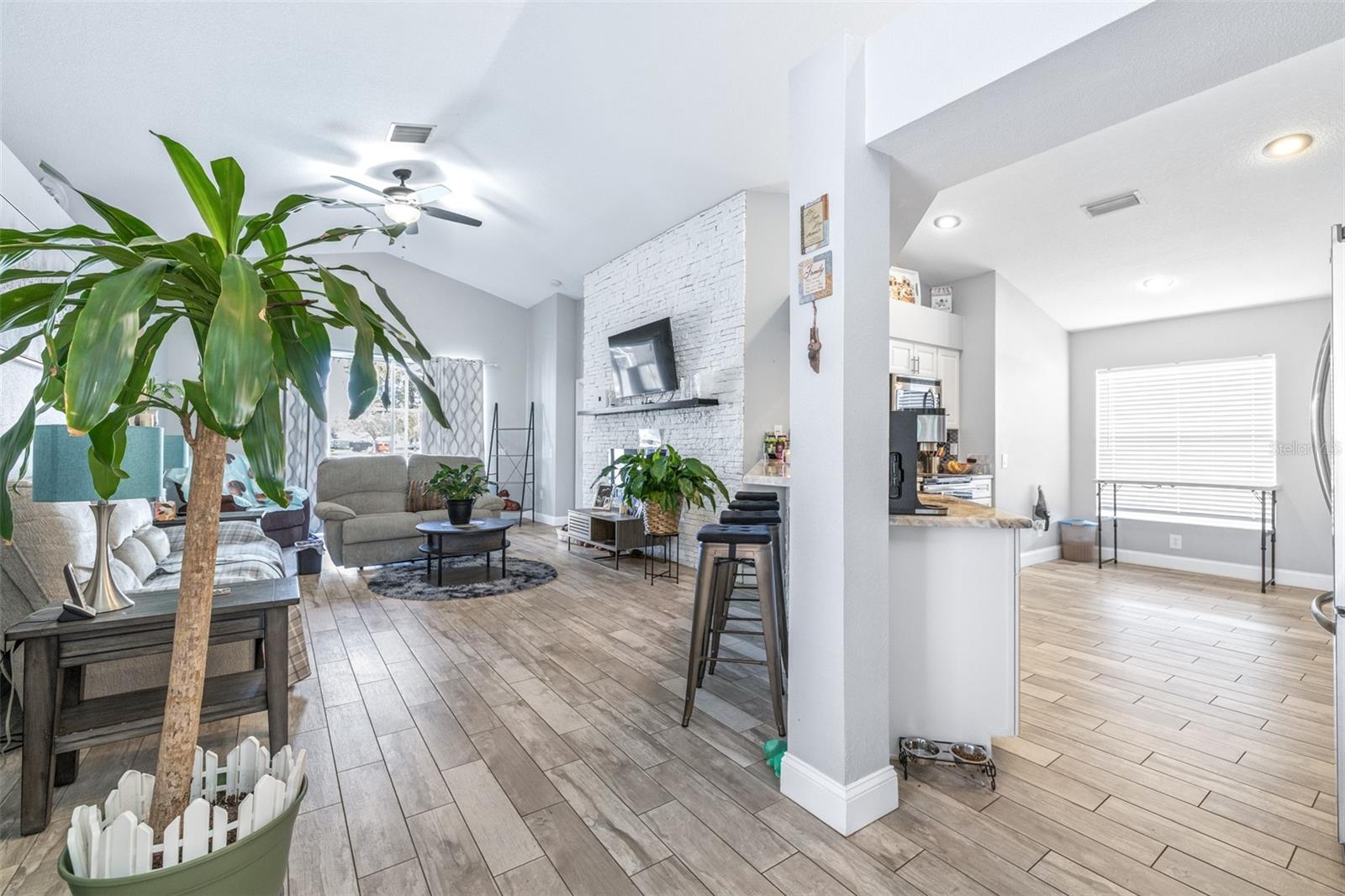 Image 6 of 55 For 12323 Southbridge Terrace