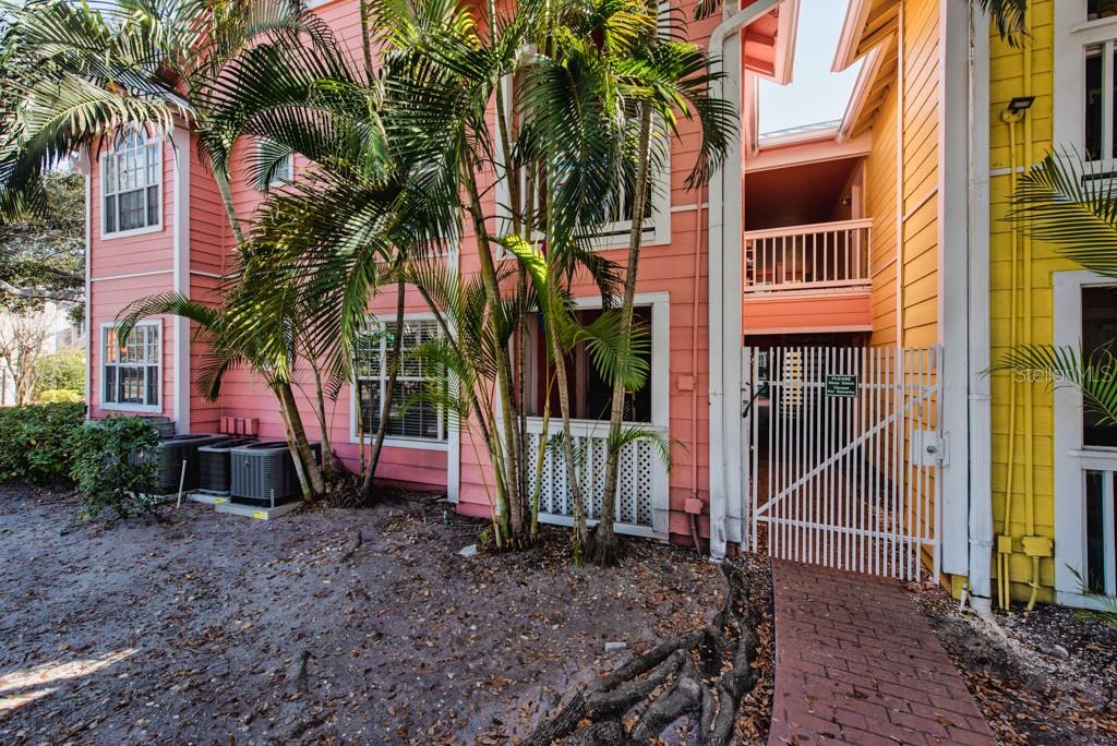 Image 22 of 32 For 3002 Cleveland Street C3