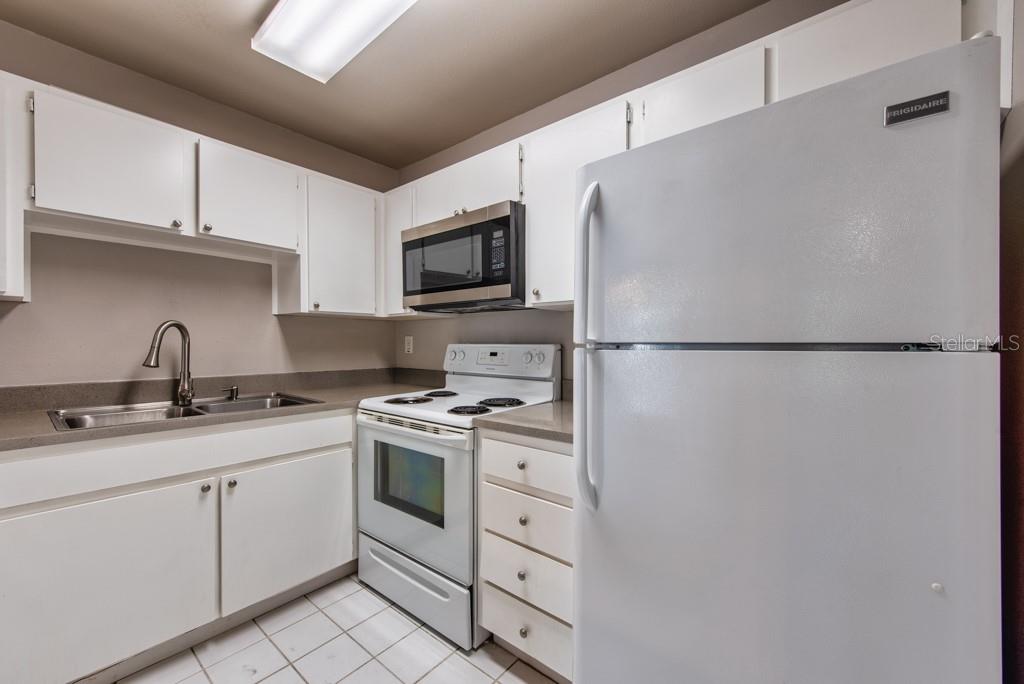 Image 9 of 32 For 3002 Cleveland Street C3