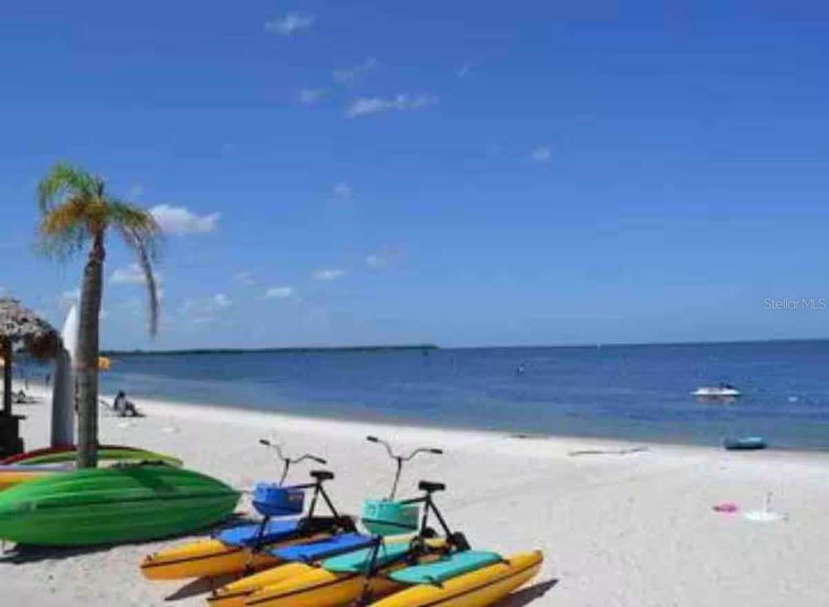 Image 10 of 20 For 611 Destiny Drive 101