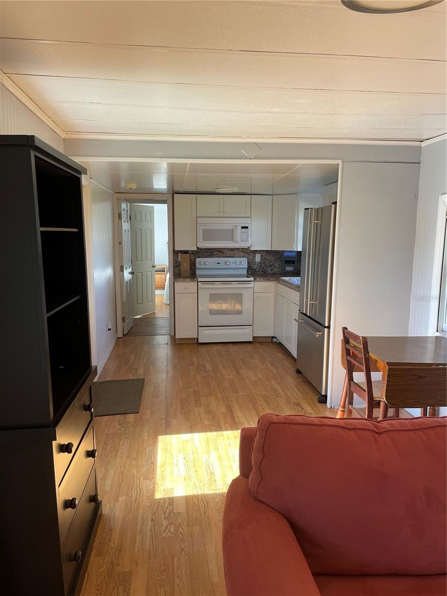 Image 4 of 18 For 6275 - A Us Highway 441 Se