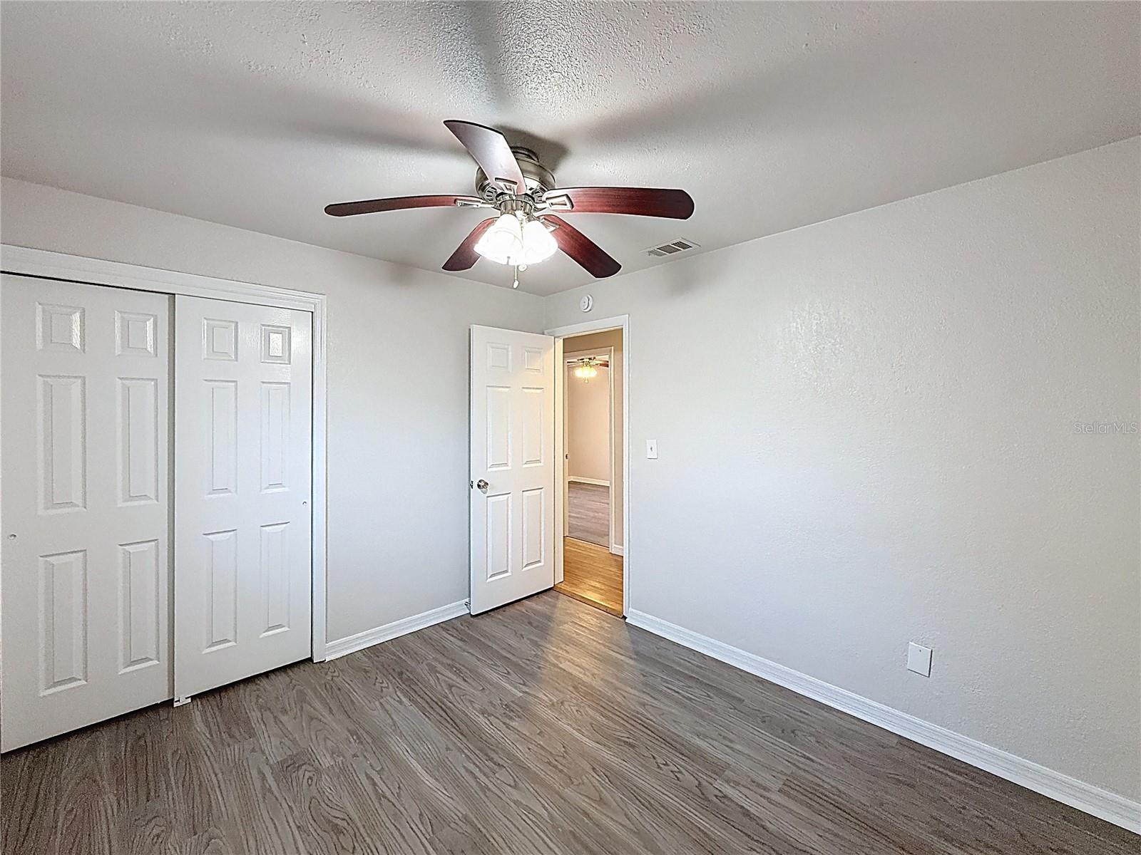 Listing photo id 8 for 4107 Grace Street