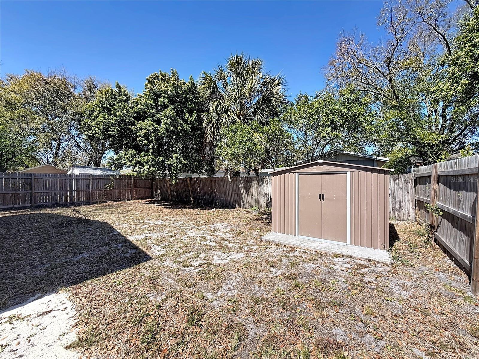 Listing photo id 15 for 4107 Grace Street