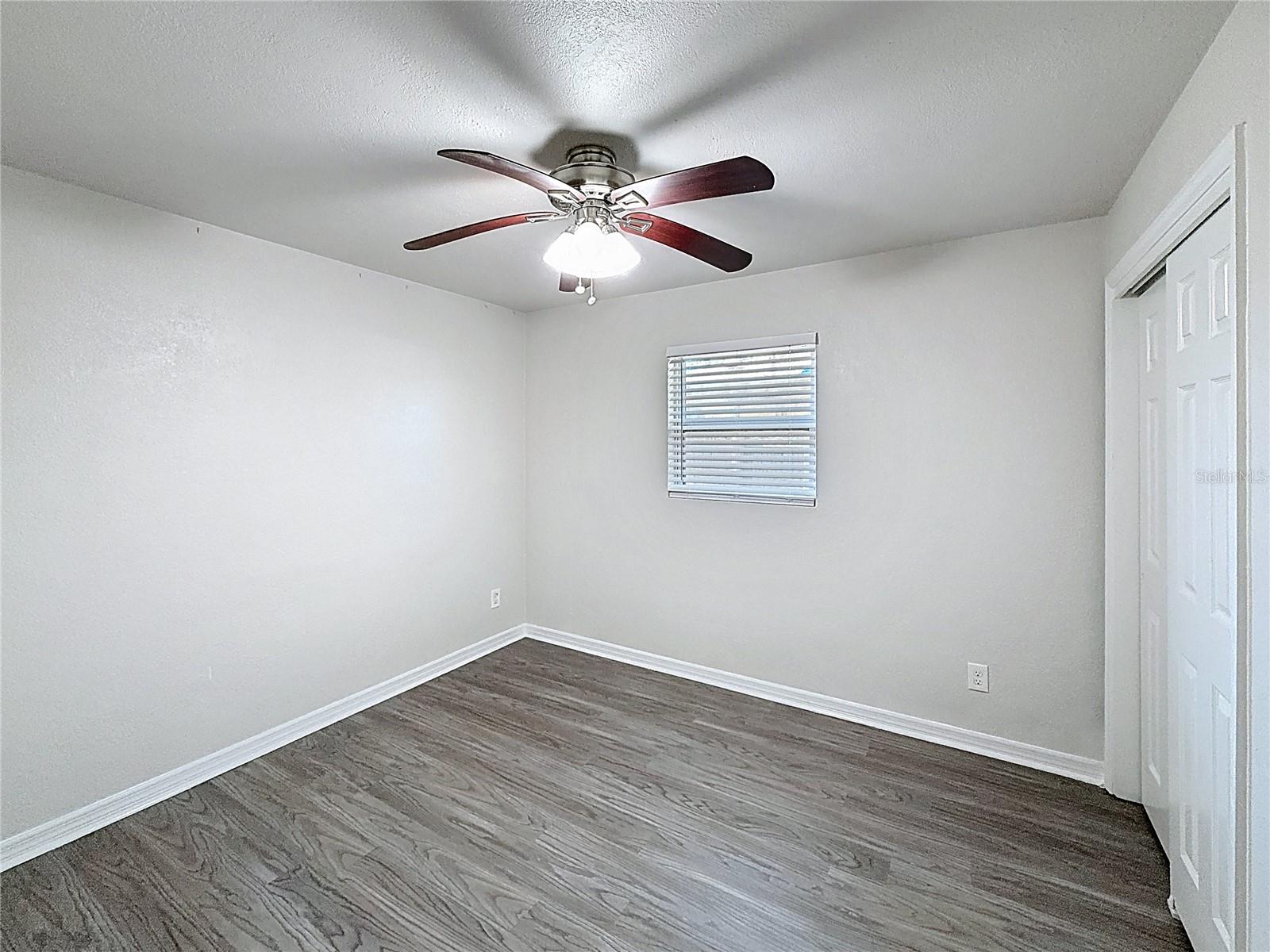 Listing photo id 7 for 4107 Grace Street