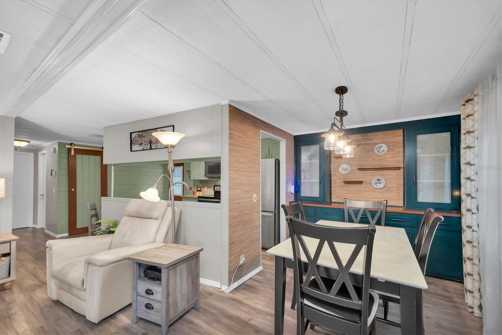 Image 15 of 48 For 12501 Ulmerton Road 206