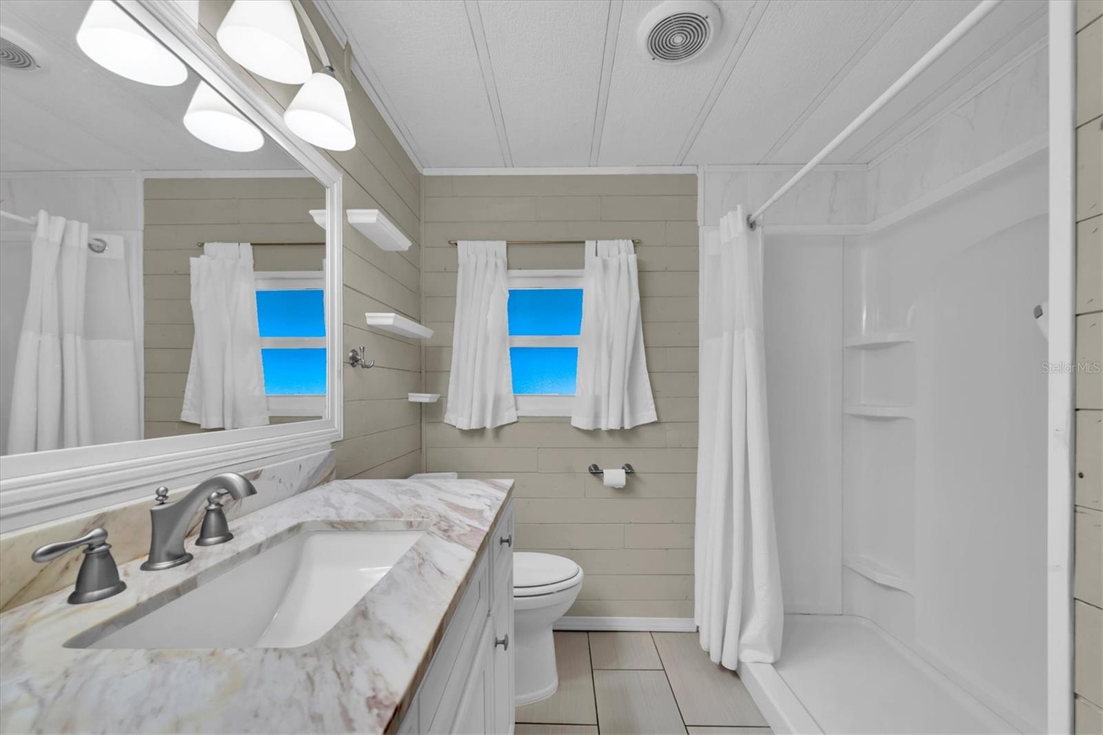 Image 23 of 48 For 12501 Ulmerton Road 206