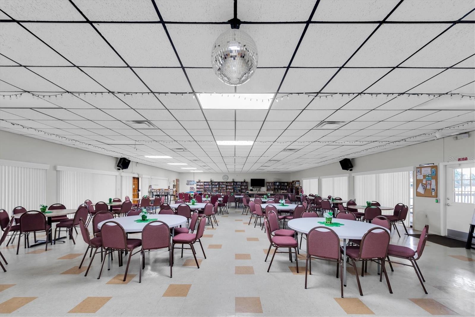 Image 32 of 48 For 12501 Ulmerton Road 206