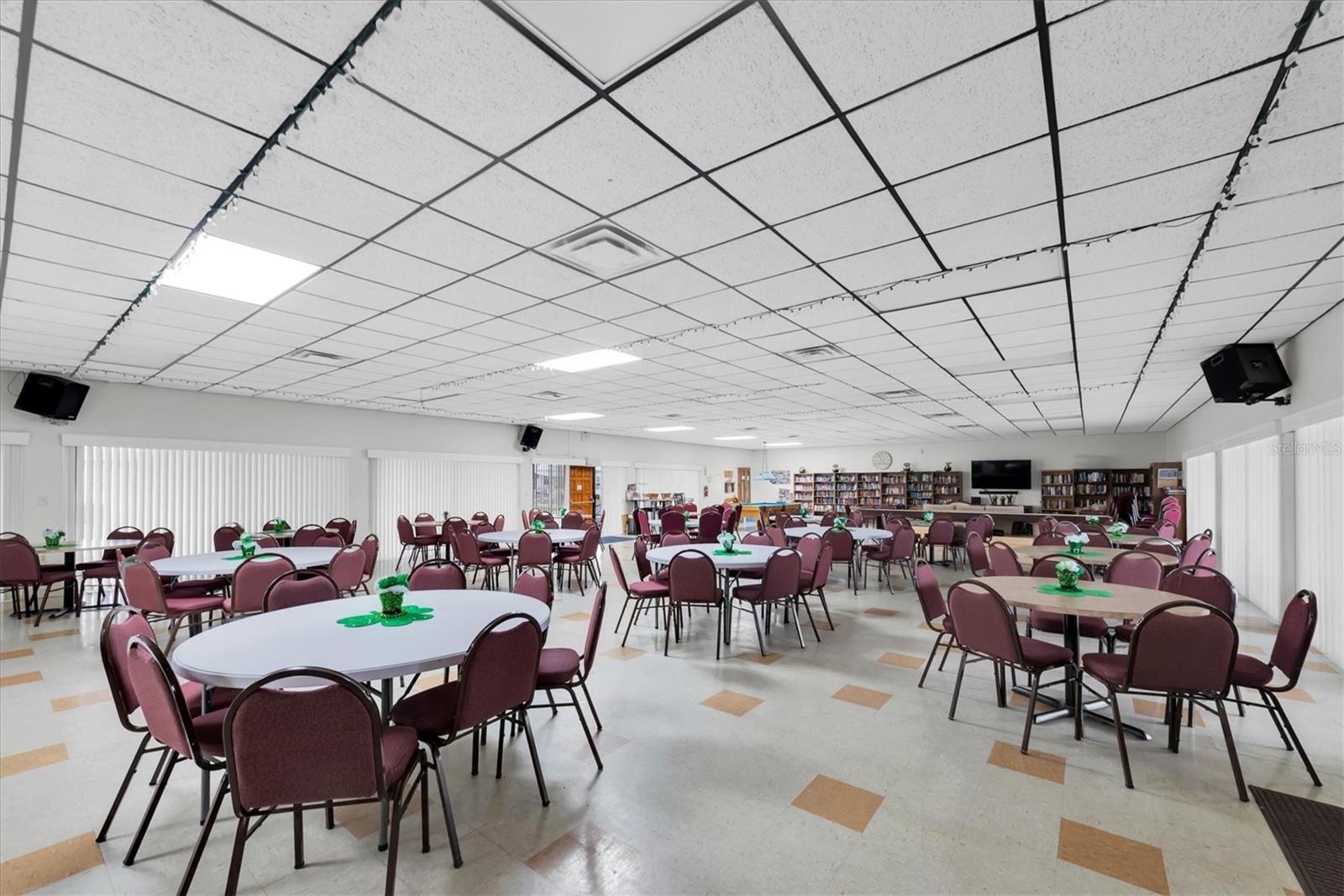 Image 33 of 48 For 12501 Ulmerton Road 206