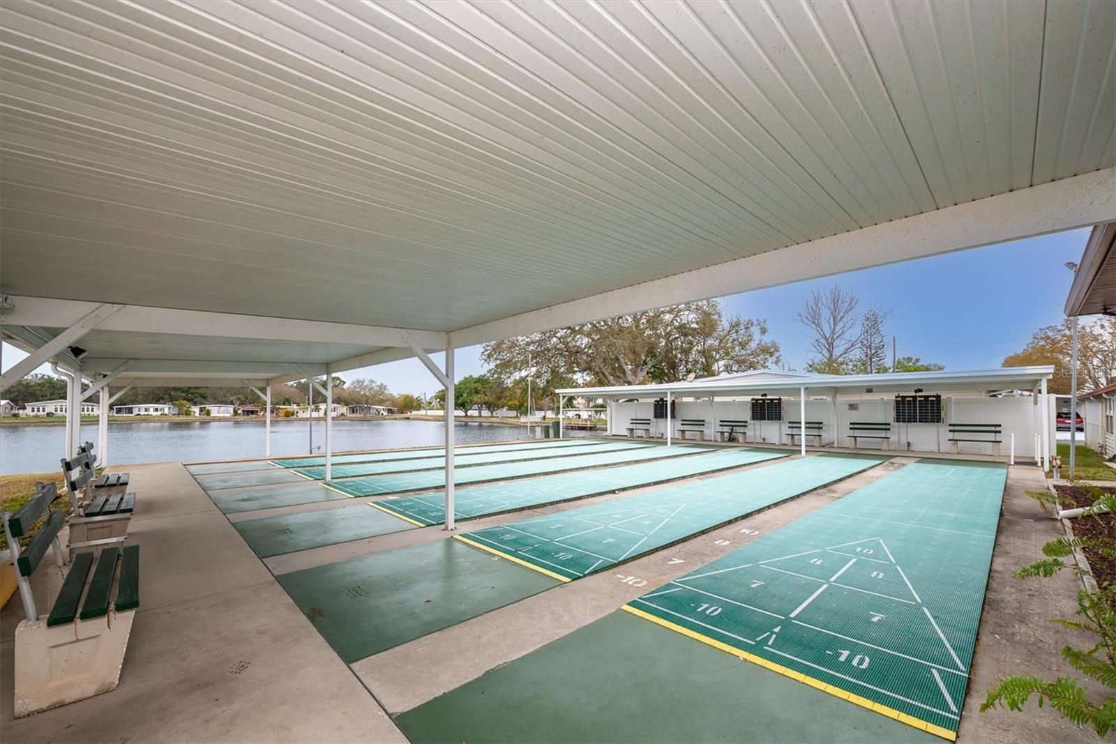 Image 40 of 48 For 12501 Ulmerton Road 206