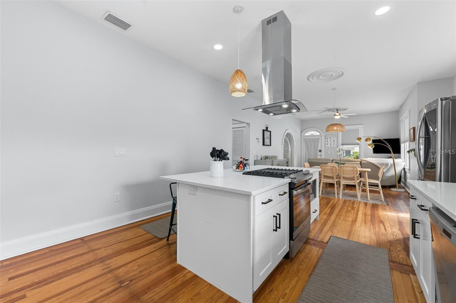 Image 12 of 36 For 2131 Cypress Street