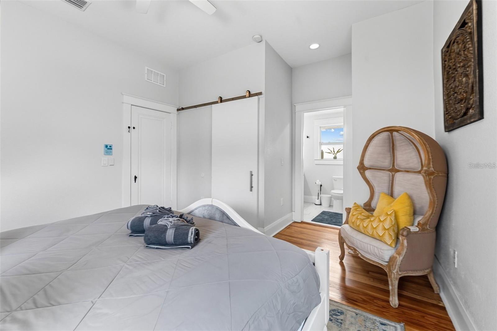 Image 14 of 36 For 2131 Cypress Street