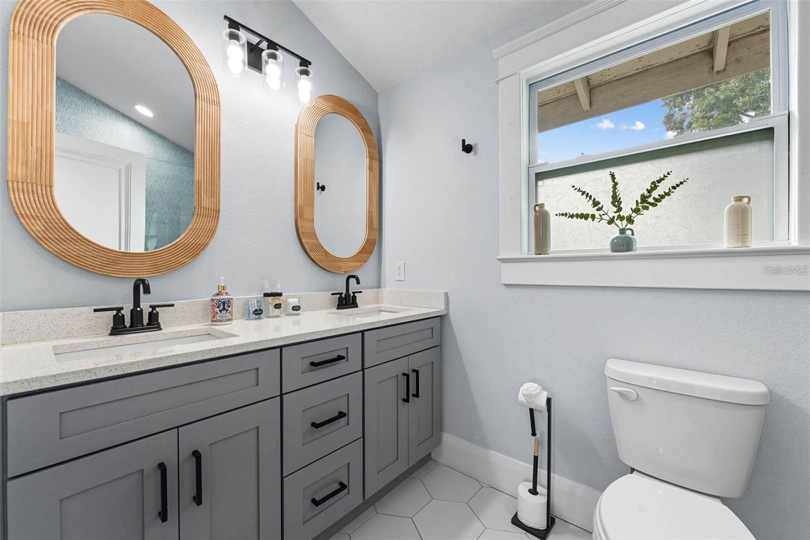 Image 15 of 36 For 2131 Cypress Street