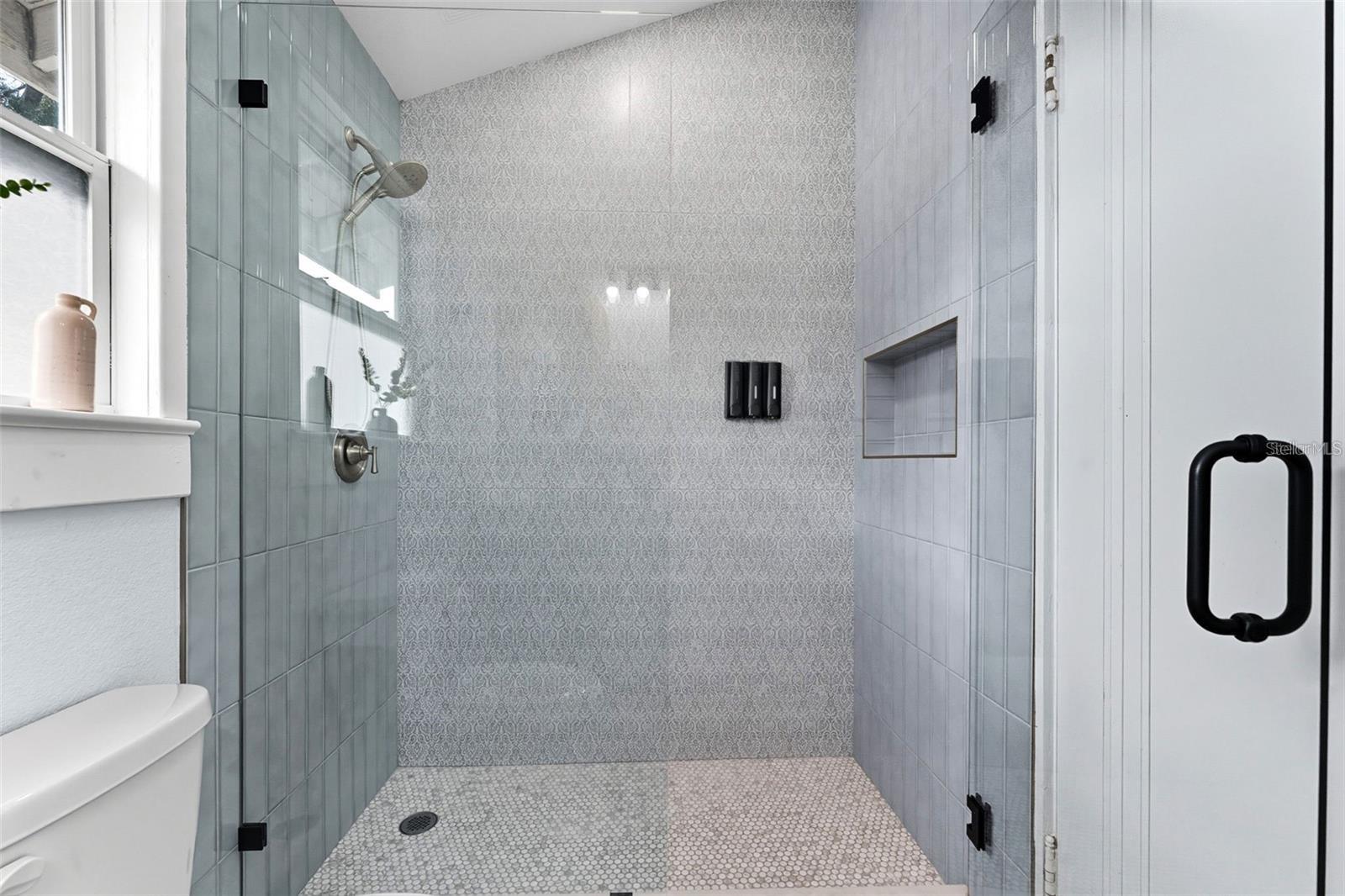 Image 16 of 36 For 2131 Cypress Street