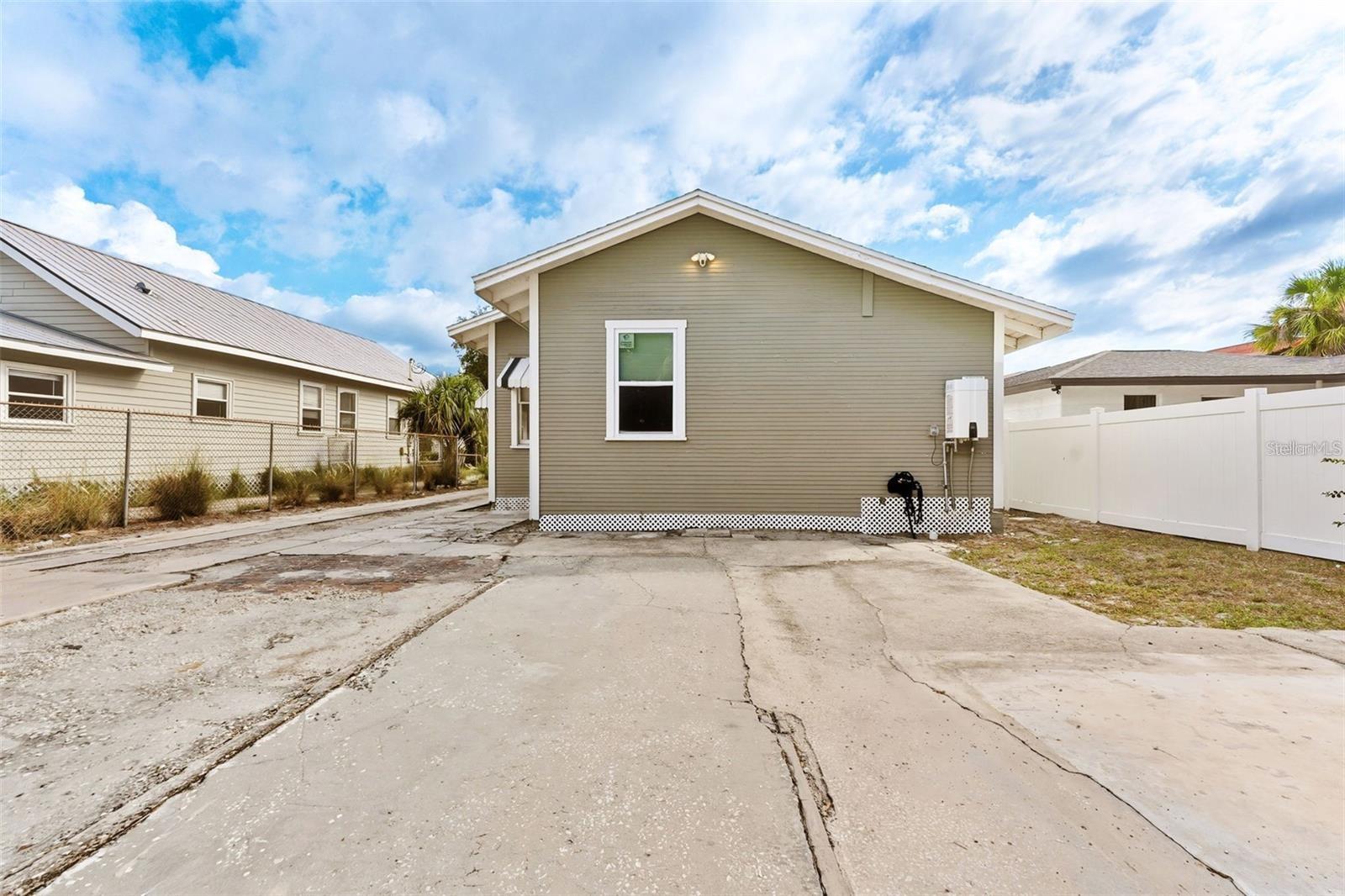 Image 28 of 36 For 2131 Cypress Street