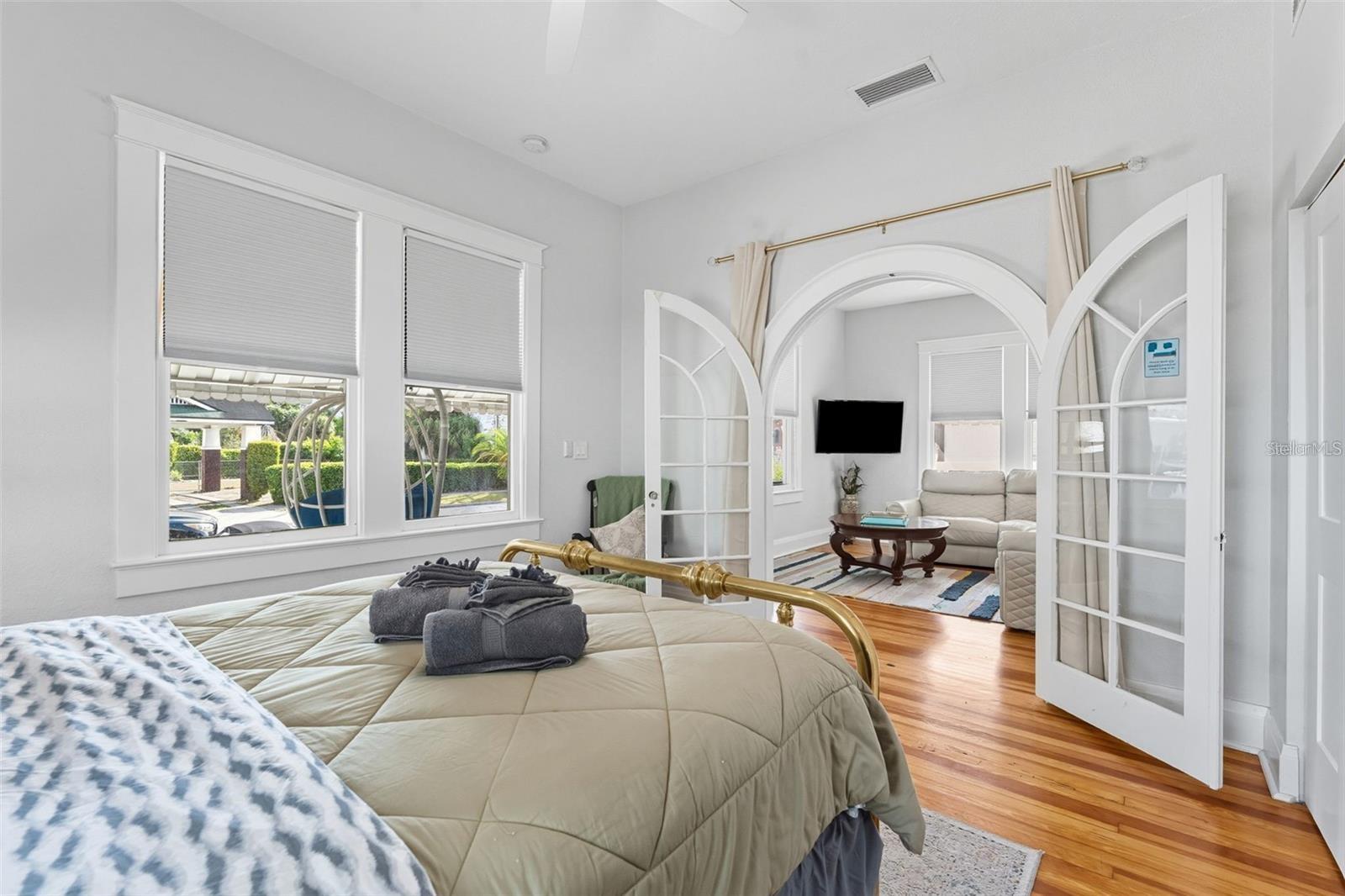 Image 6 of 36 For 2131 Cypress Street