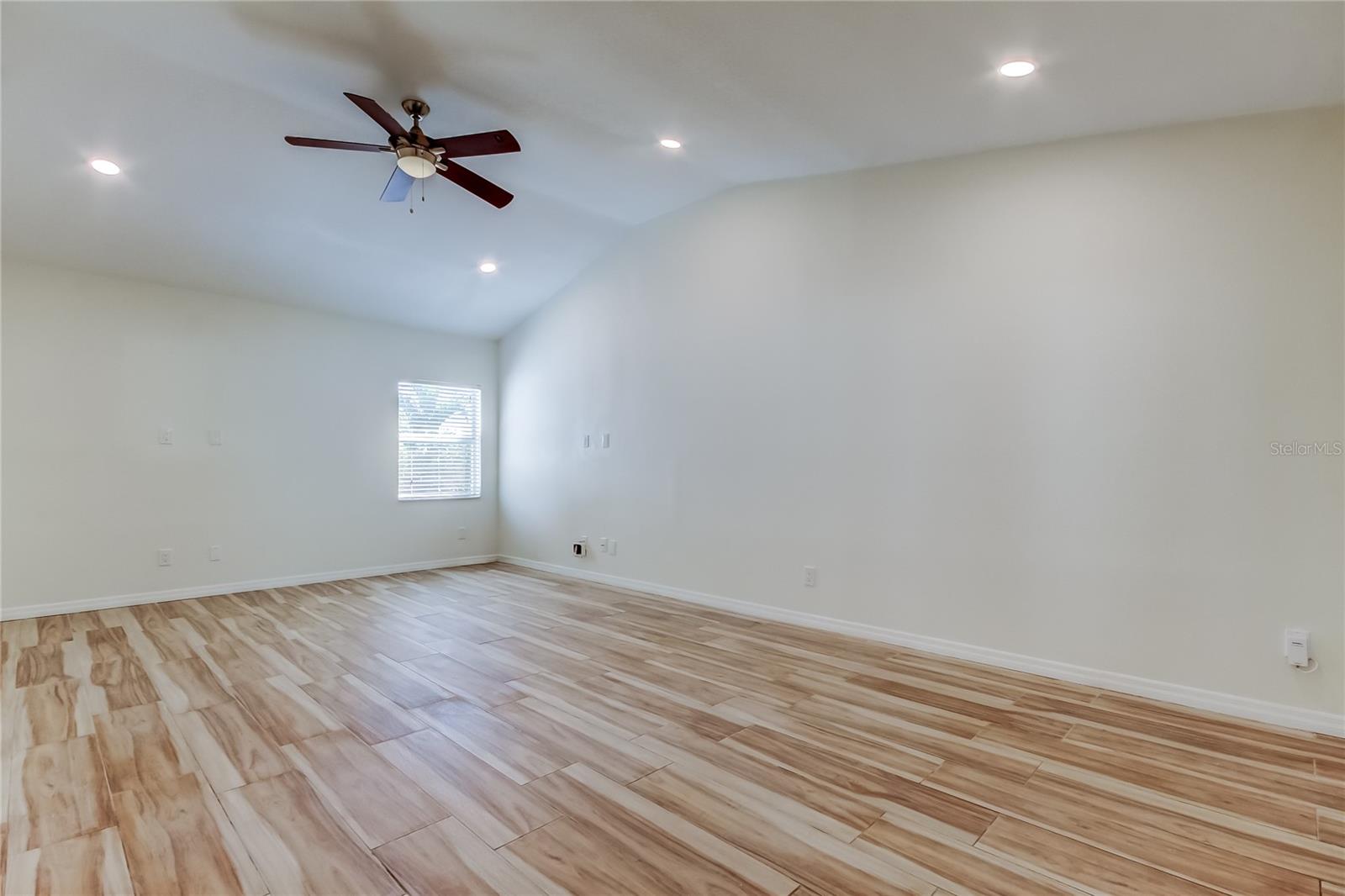 Image 25 of 68 For 3936 Eden Roc Circle