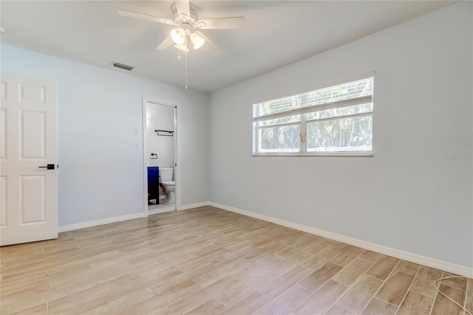 Image 33 of 68 For 3936 Eden Roc Circle