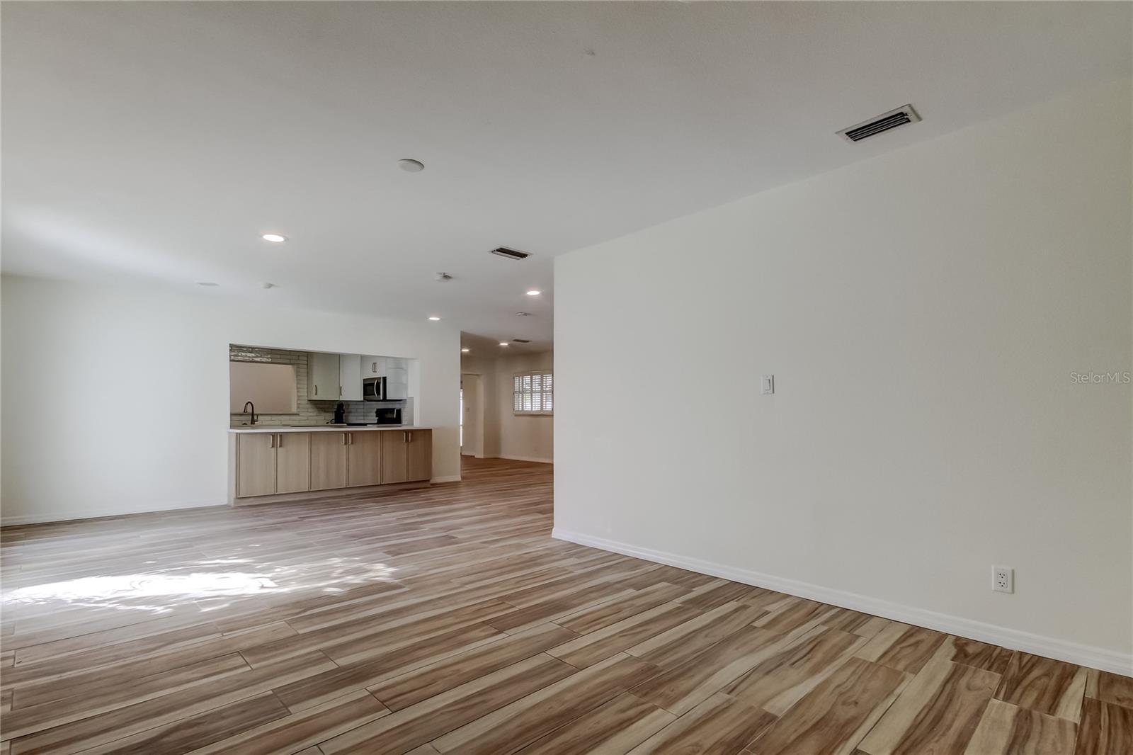 Image 8 of 68 For 3936 Eden Roc Circle