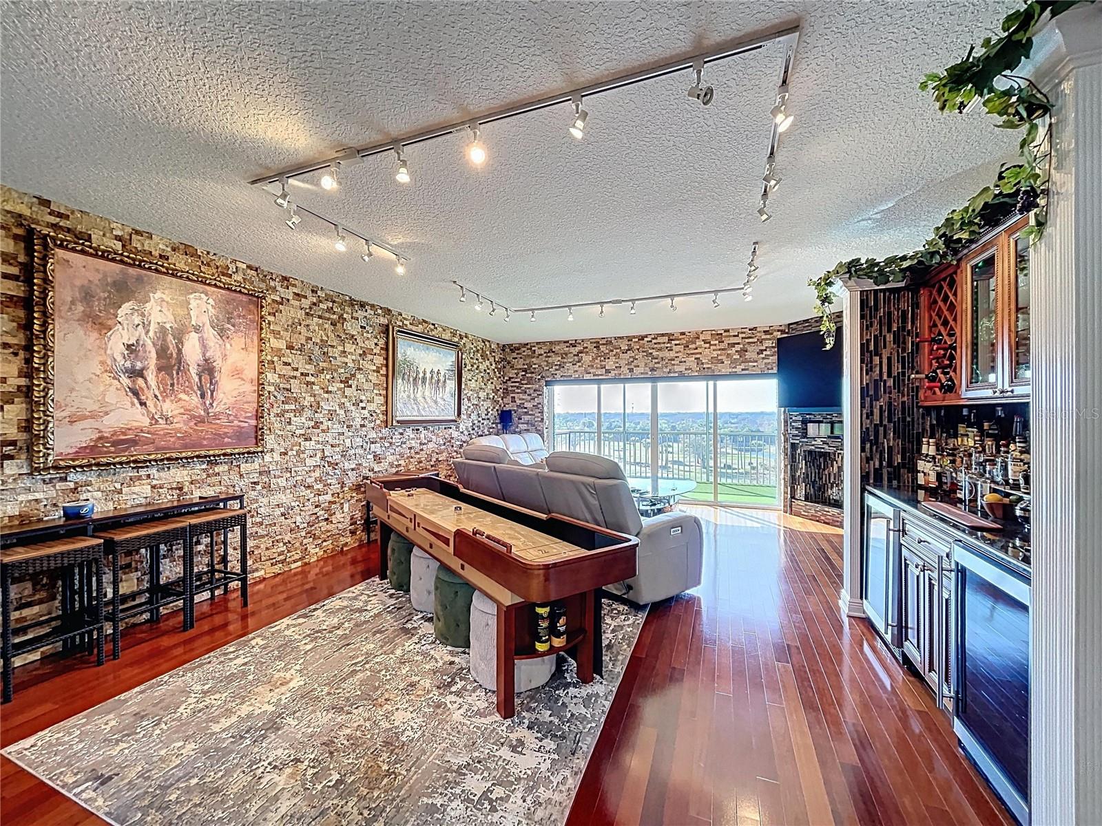 Image 12 of 26 For 1200 Country Club Dr 5404