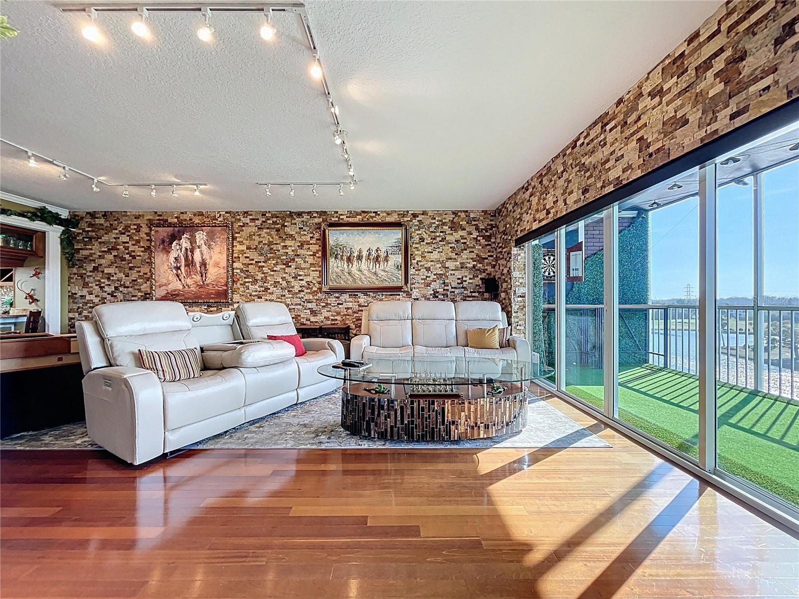 Image 13 of 26 For 1200 Country Club Dr 5404