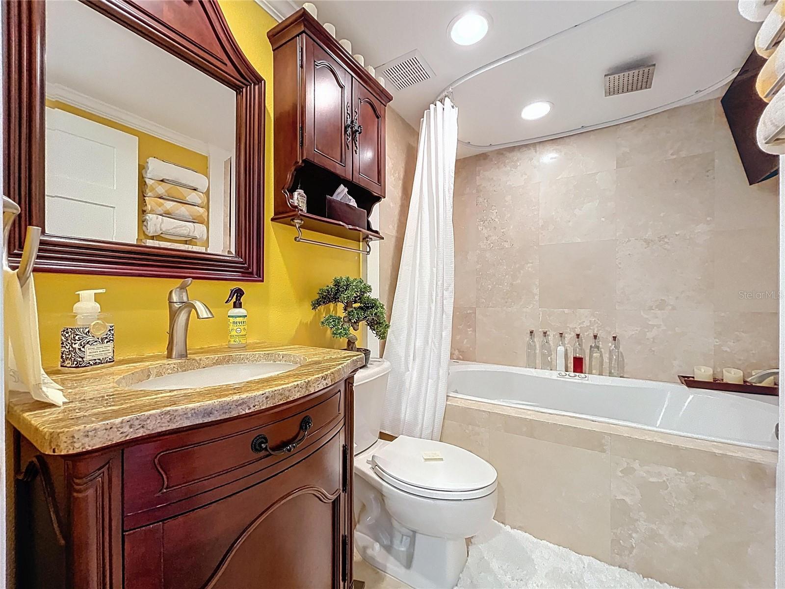 Image 21 of 26 For 1200 Country Club Dr 5404