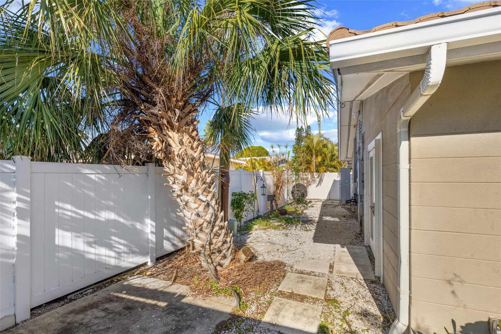 Image 27 of 37 For 11130 3rd Street E