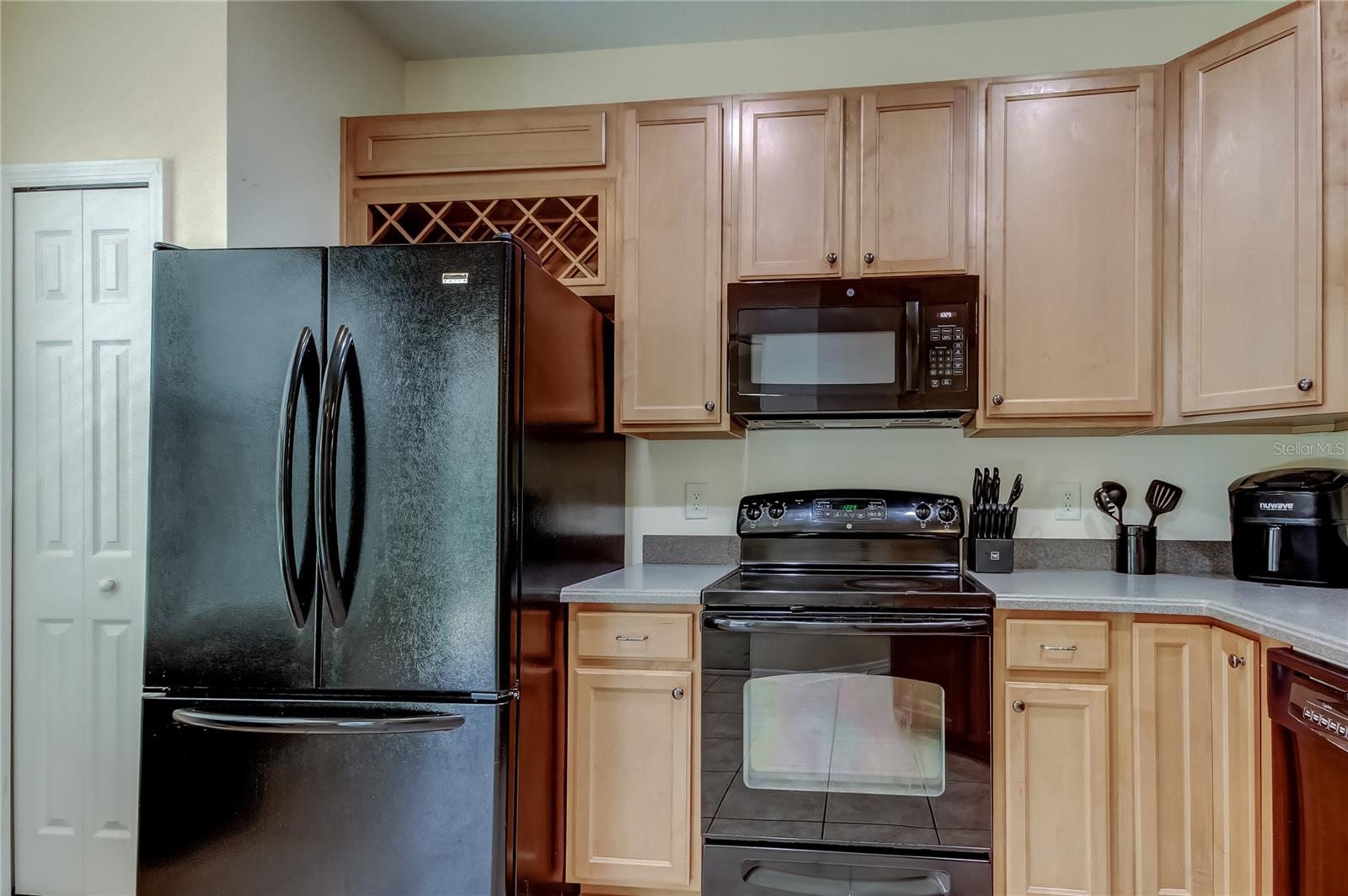 Listing photo id 9 for 12660 Silverdale Street