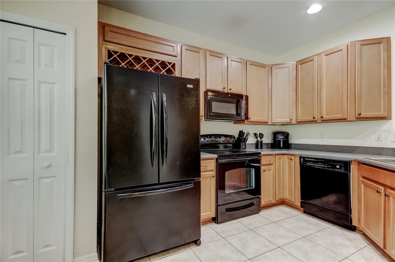 Listing photo id 11 for 12660 Silverdale Street