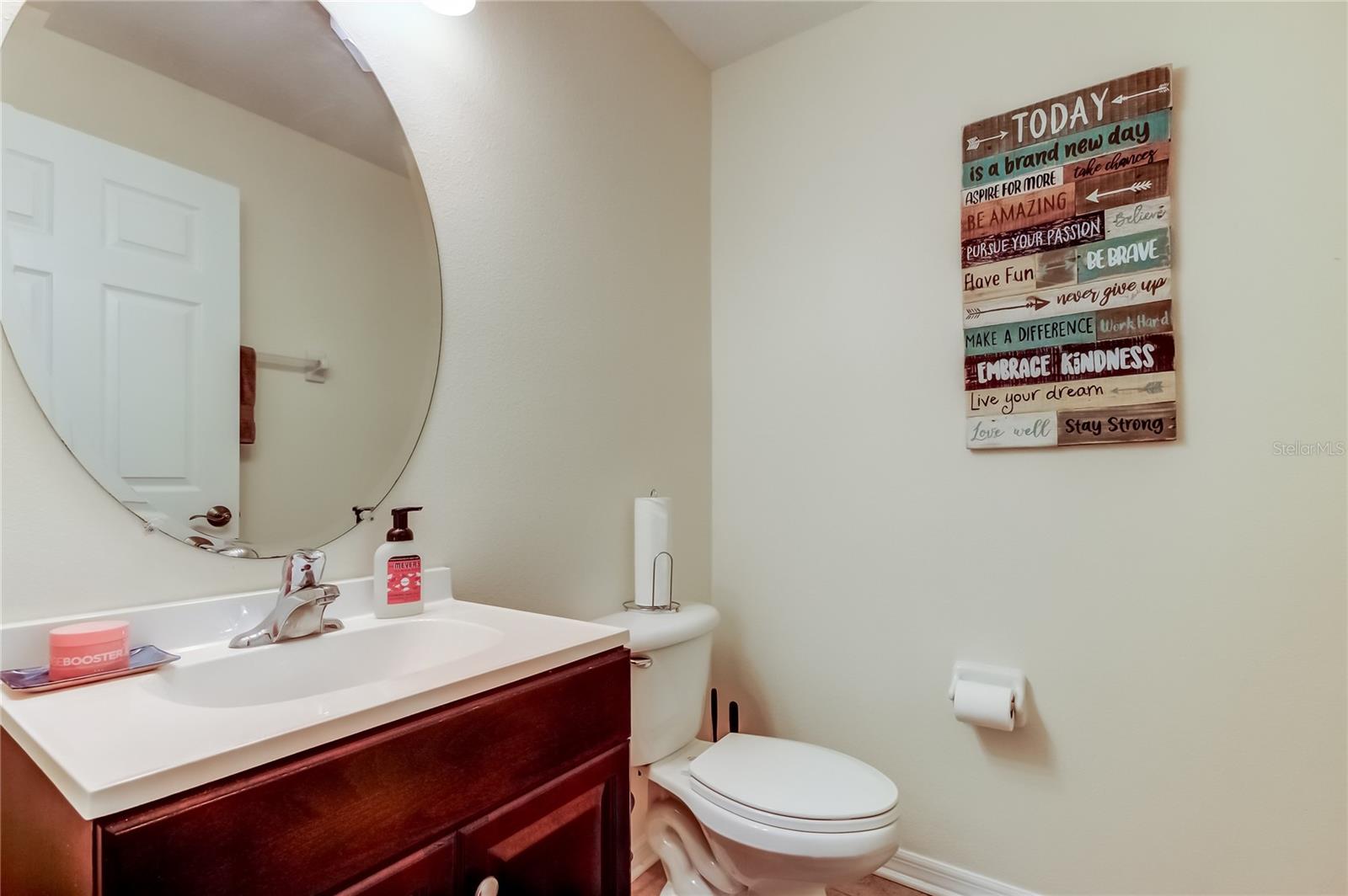 Listing photo id 15 for 12660 Silverdale Street