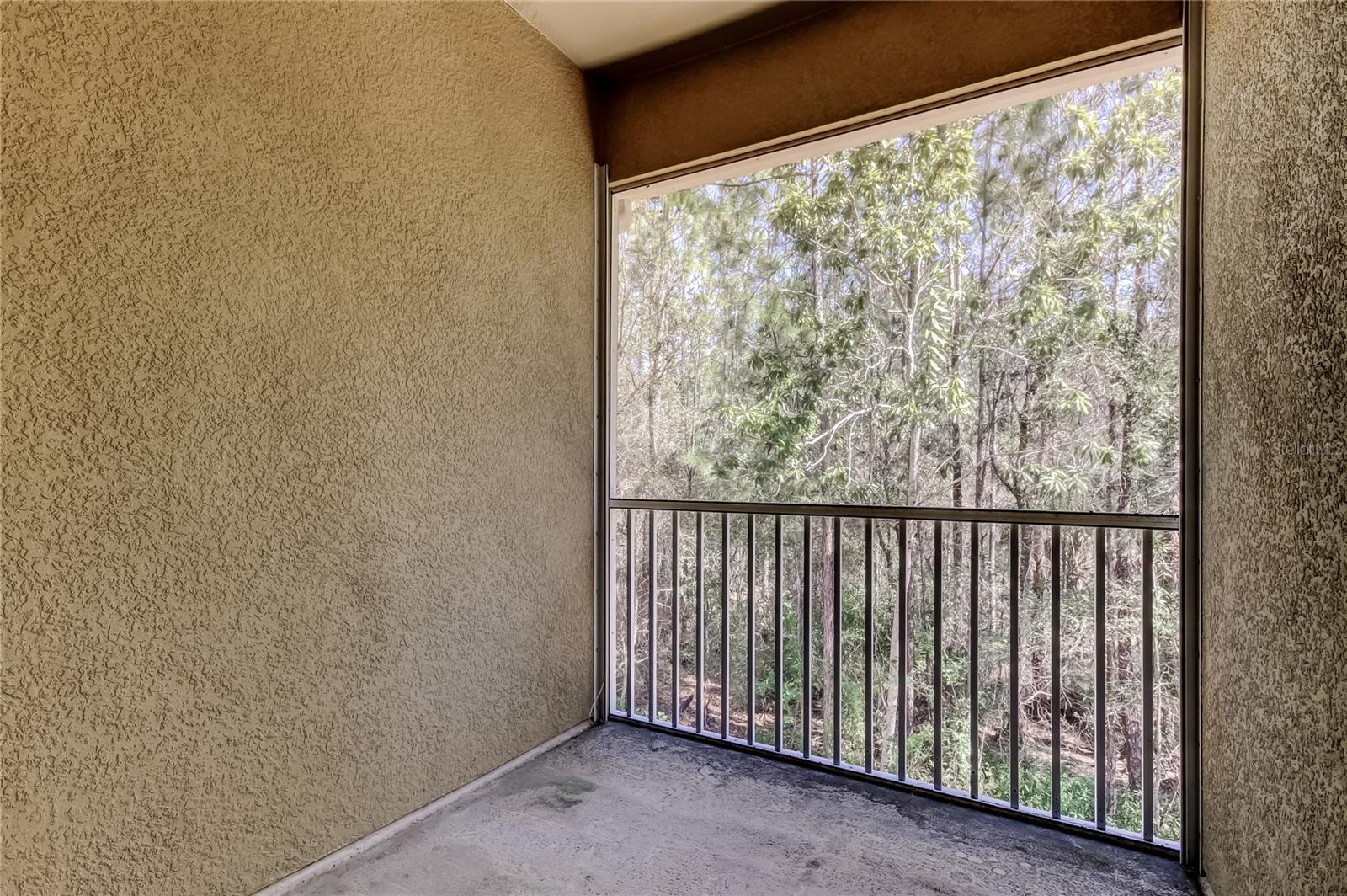 Listing photo id 20 for 12660 Silverdale Street