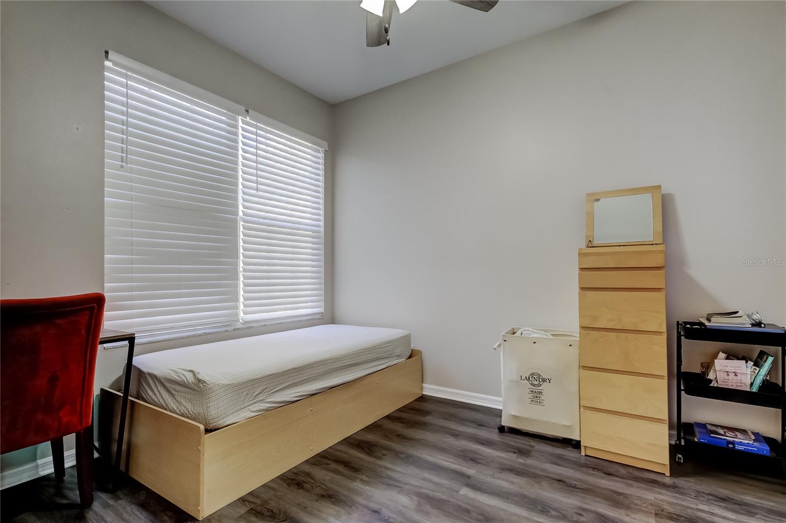 Listing photo id 24 for 12660 Silverdale Street