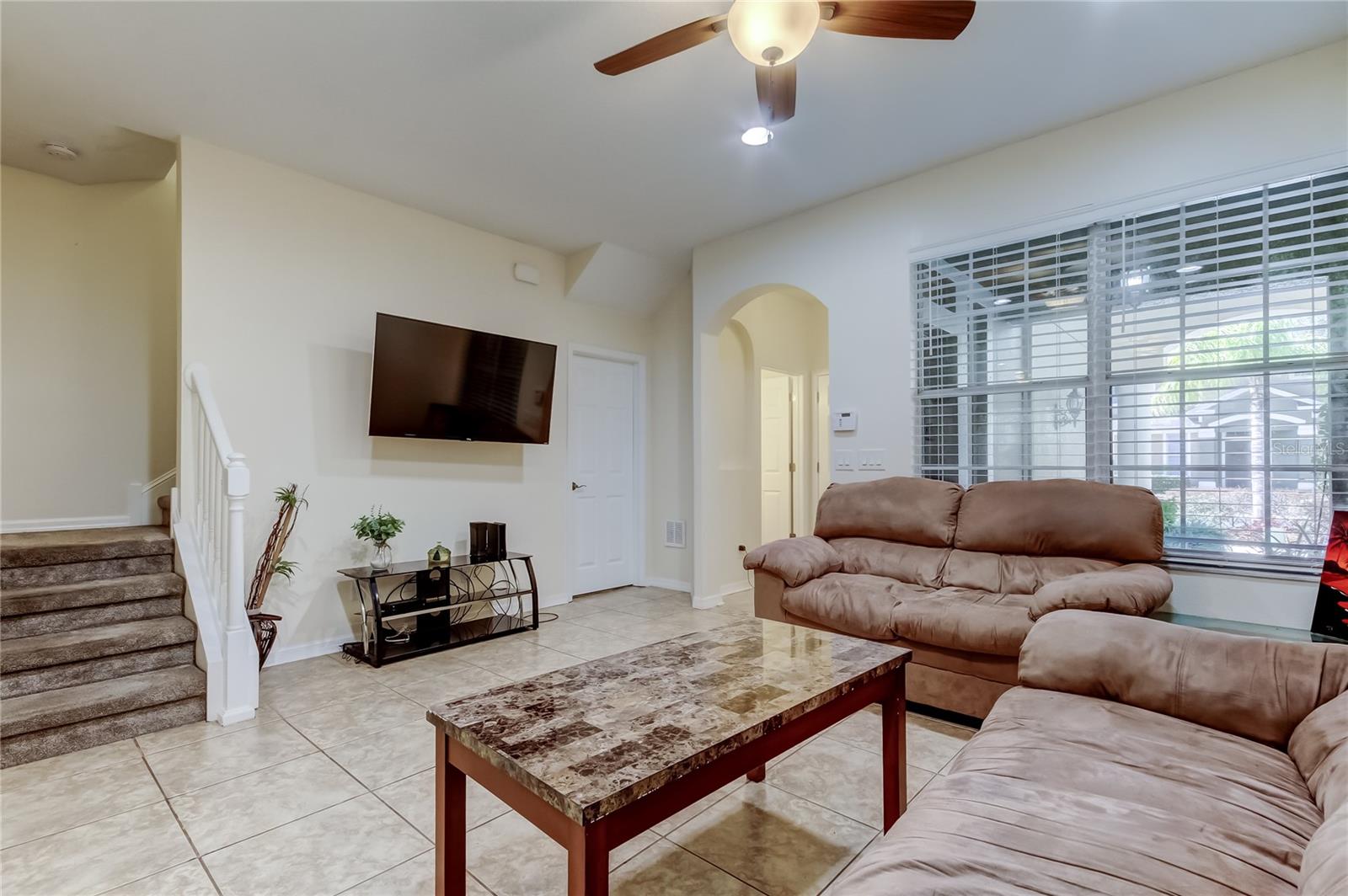 Listing photo id 1 for 12660 Silverdale Street