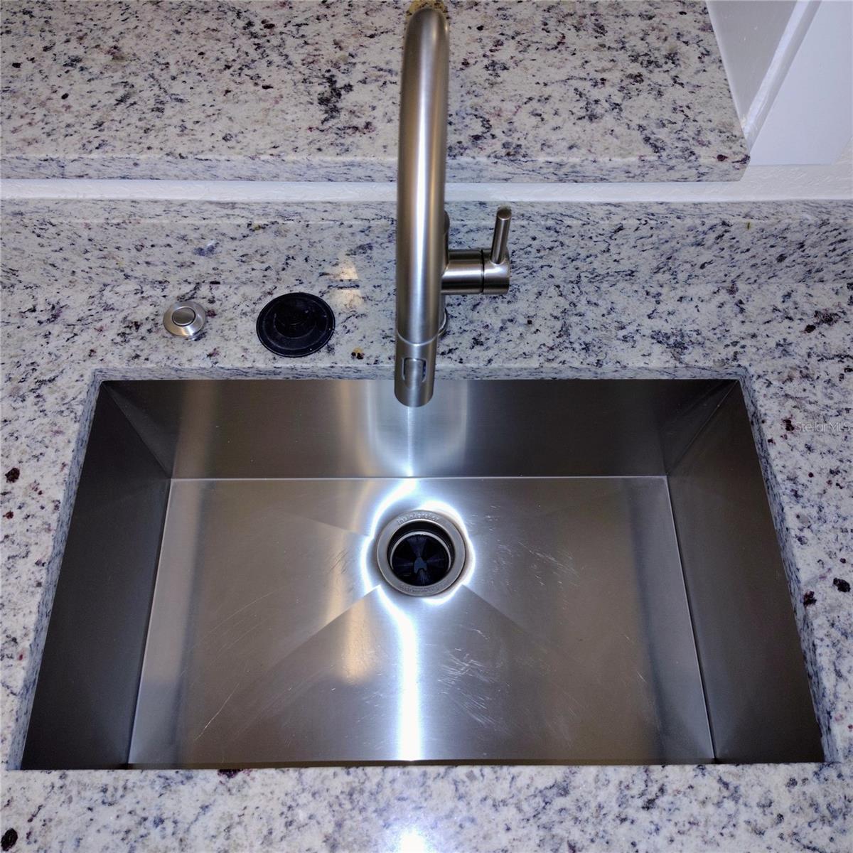 Image 12 of 15 For 2230 Grove Street S