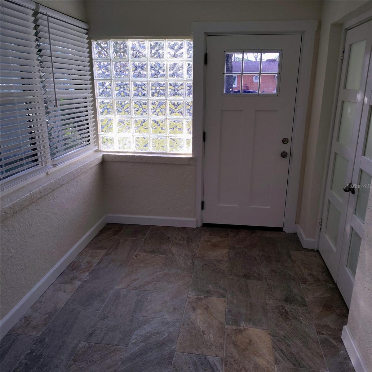 Image 3 of 15 For 2230 Grove Street S