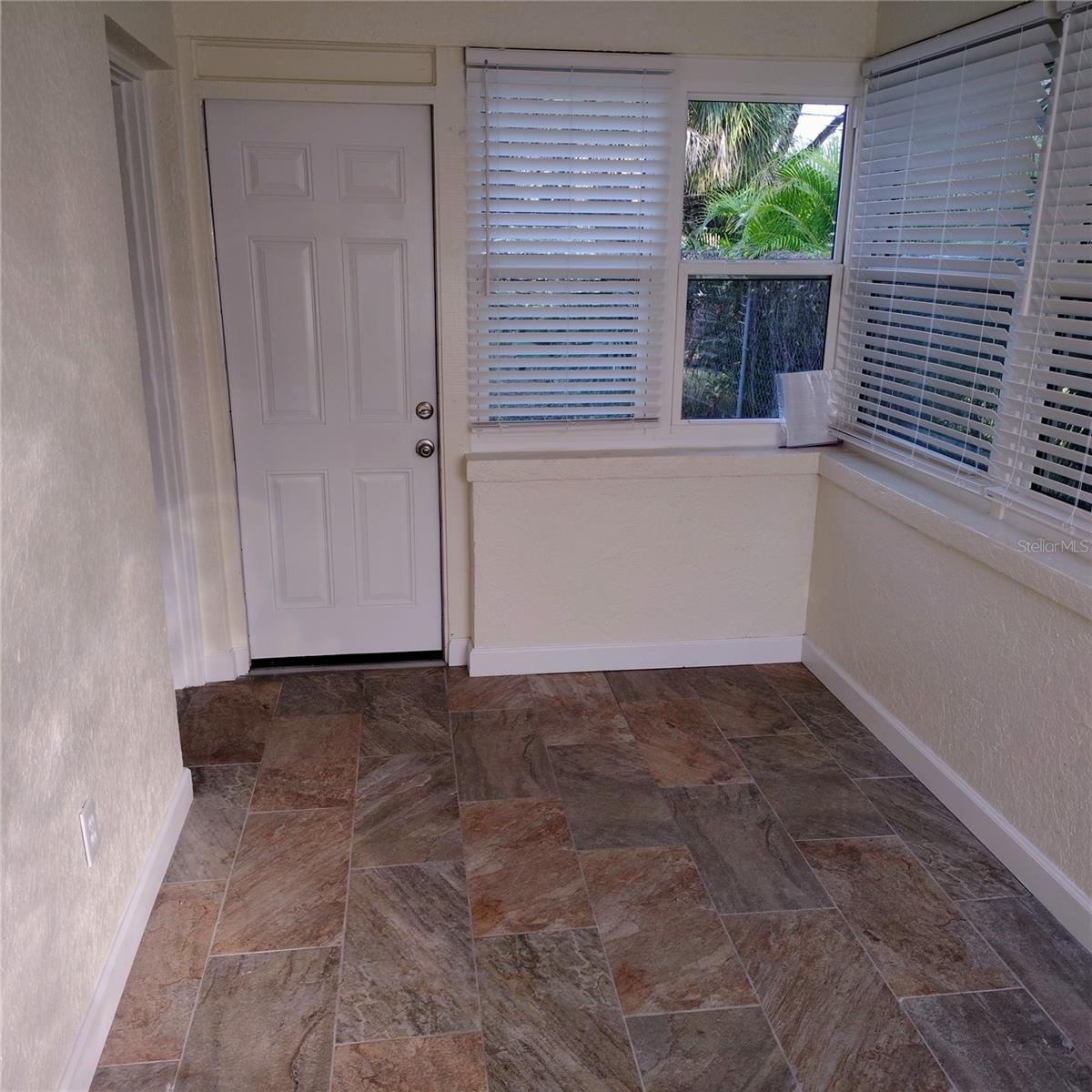 Image 4 of 15 For 2230 Grove Street S