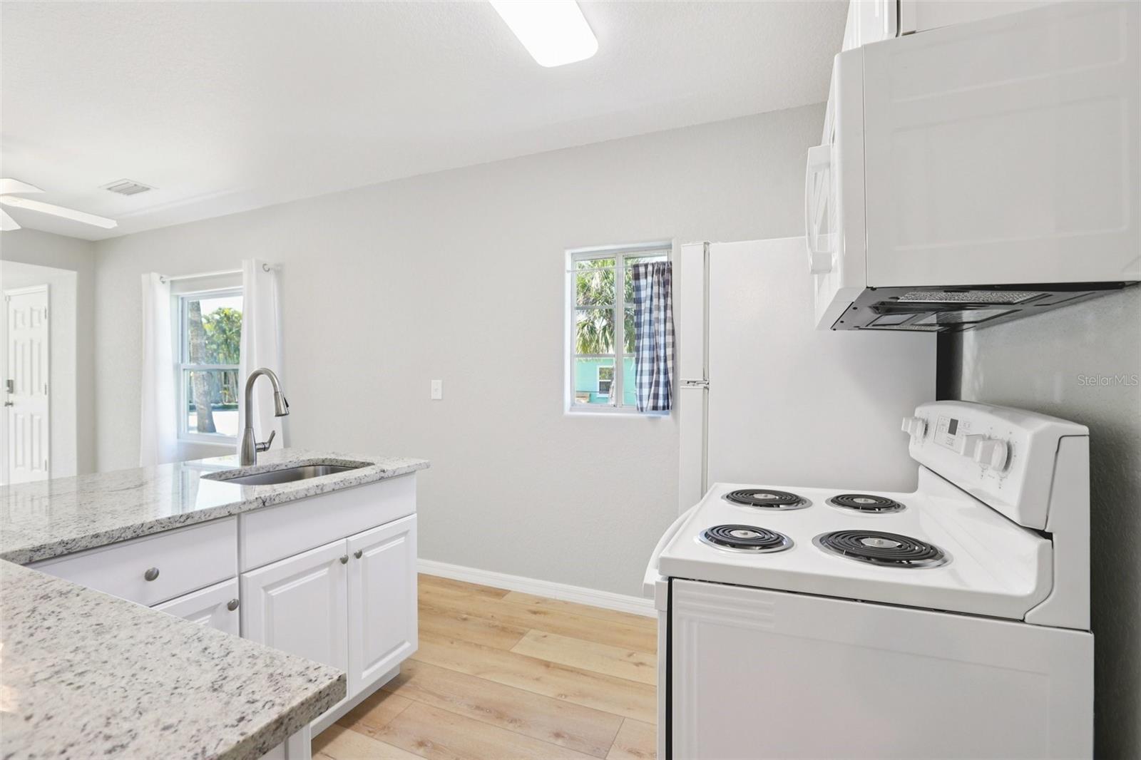 Image 13 of 35 For 13135 4th Street E