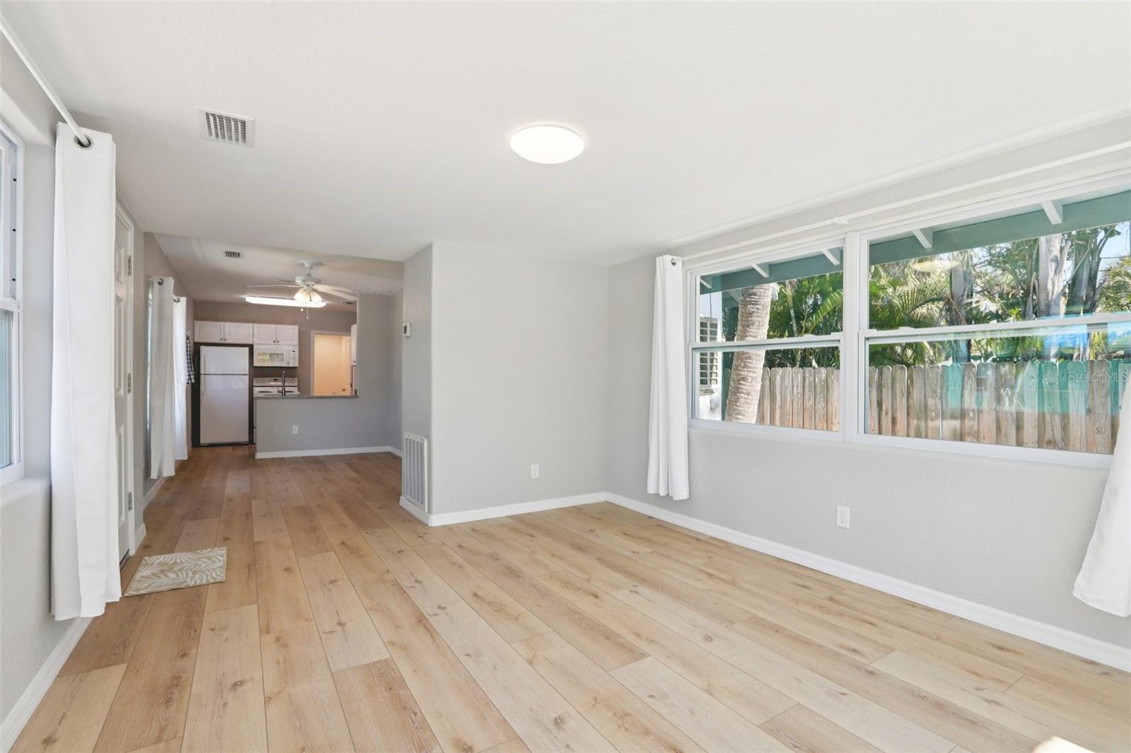 Image 4 of 35 For 13135 4th Street E