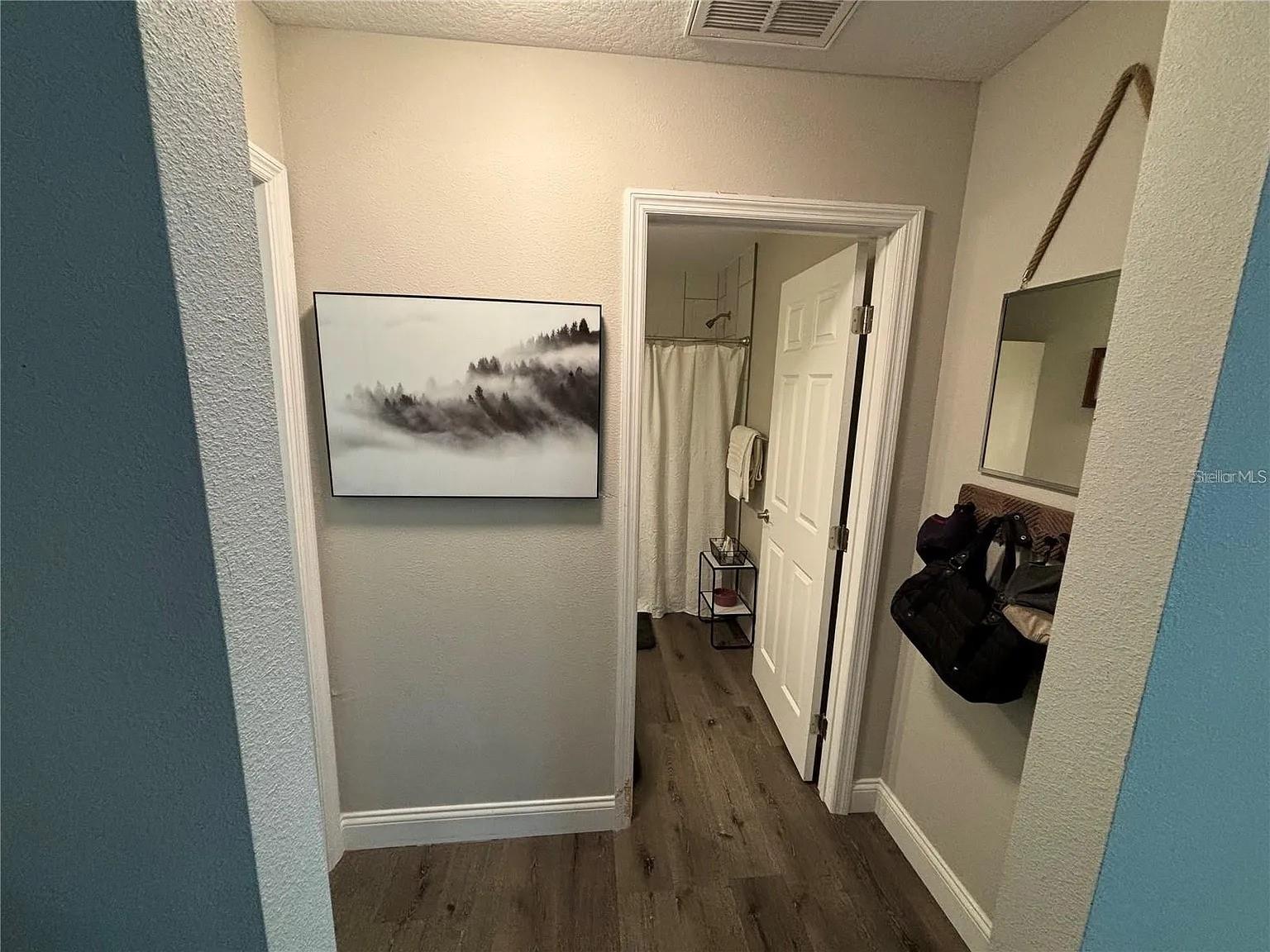 Image 11 of 16 For 2007 Henry Avenue