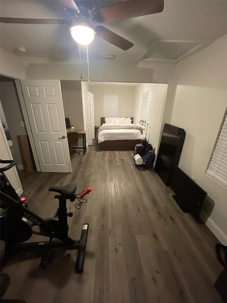 Image 3 of 16 For 2007 Henry Avenue