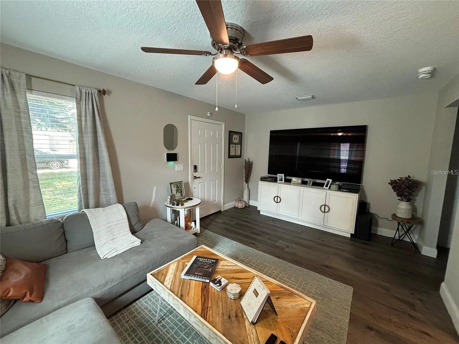 Image 6 of 16 For 2007 Henry Avenue