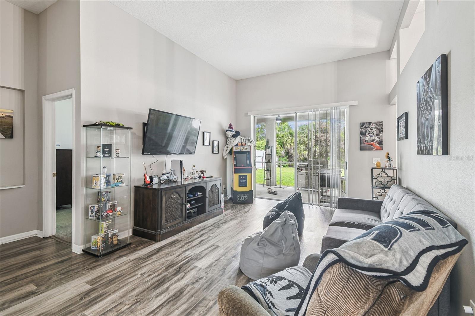 Image 10 of 56 For 10022 Cannon Drive