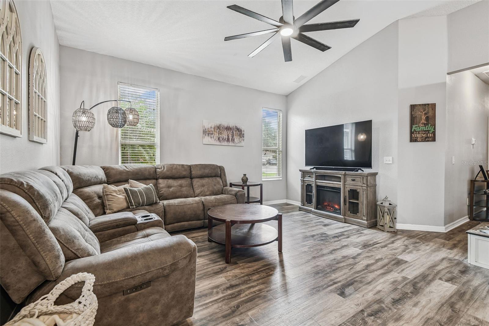 Image 5 of 56 For 10022 Cannon Drive